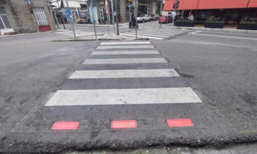 Στο Αγρίνιο από το πρωί της Πέμπτης, 16 Οκτωβρίου 2025 τέθηκαν σε λειτουργία οι «Έξυπνες Διαβάσεις» κάτι που άρχισαν να παρατηρούν εναλλάξ οδηγοί και πεζοί.