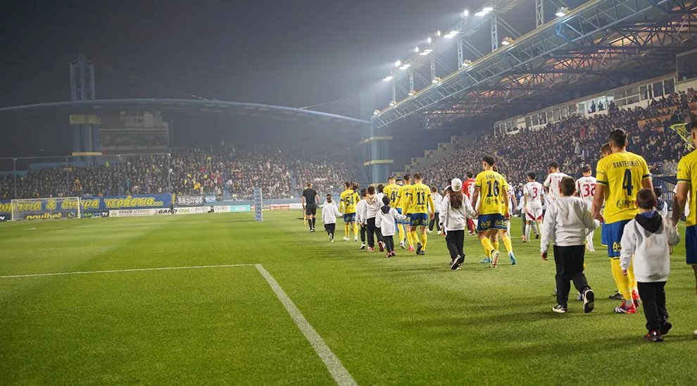 Για την 7η Αγωνιστική της SL1 το Σάββατο (18/10) το Παναιτωλικός - Ο.Φ.Η., οι τιμές στις Θύρες 1 και 2 είναι στα 16 ευρώ και στο Πέταλο στα 10 ευρώ.