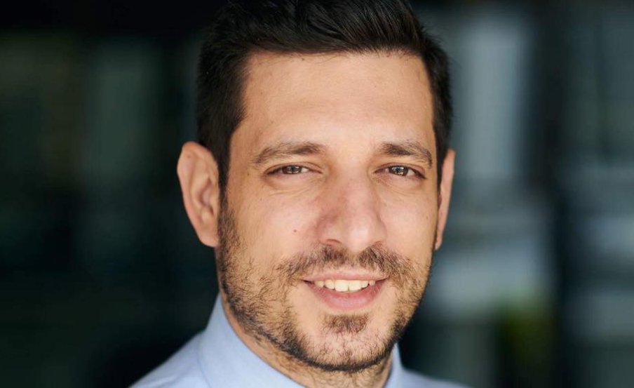 Ο Αναπληρωτής Υπουργός Μεταφορών Κωνσταντίνος Κυρανάκης περνά δύσκολες ώρες καθώς «έφυγε» από τη ζωή η μητέρα του.