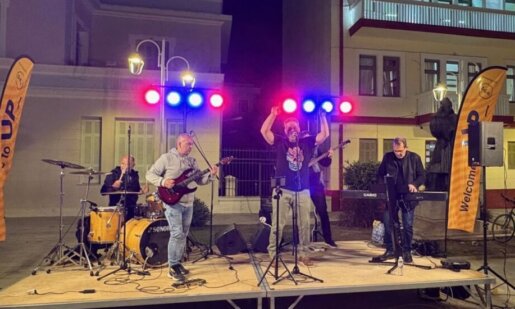 Το Μεσολόγγι καλωσόρισε τους Πρωτοετείς φοιτητές με μια χαρούμενη γιορτή στην Κεντρική Πλατεία, γεμάτη μουσική, χορό και τοπικές γεύσεις.