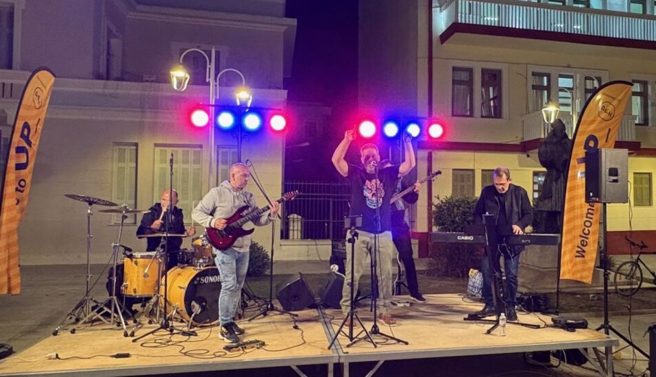 Το Μεσολόγγι καλωσόρισε τους Πρωτοετείς φοιτητές με μια χαρούμενη γιορτή στην Κεντρική Πλατεία, γεμάτη μουσική, χορό και τοπικές γεύσεις.