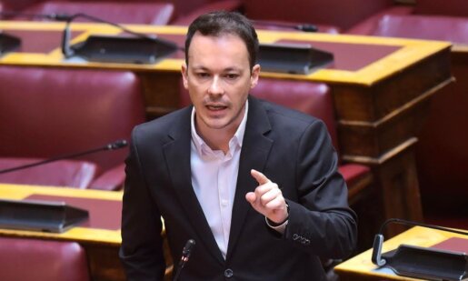 Ο Μίλτος Ζαμπάρας, Βουλευτής Αιτωλοακαρνανίας του ΣΥ.ΡΙΖ.Α. - Π.Σ. τόνισε στη Βουλή πως: «13 ώρες δουλειά - 0 ζωή, ο εργασιακός μεσαίωνας της Κυβέρνησης»