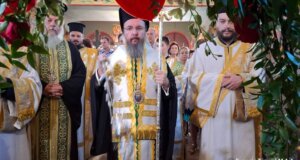 Ο Μητροπολίτης Δαμασκηνός στάθηκε στο Μυστήριο της Θείας Ευχαριστίας το οποίο όπως τόνισε «αποτελεί τη μοναδική οδό ενώσεώς μας με τον Σωτήρα Χριστό».