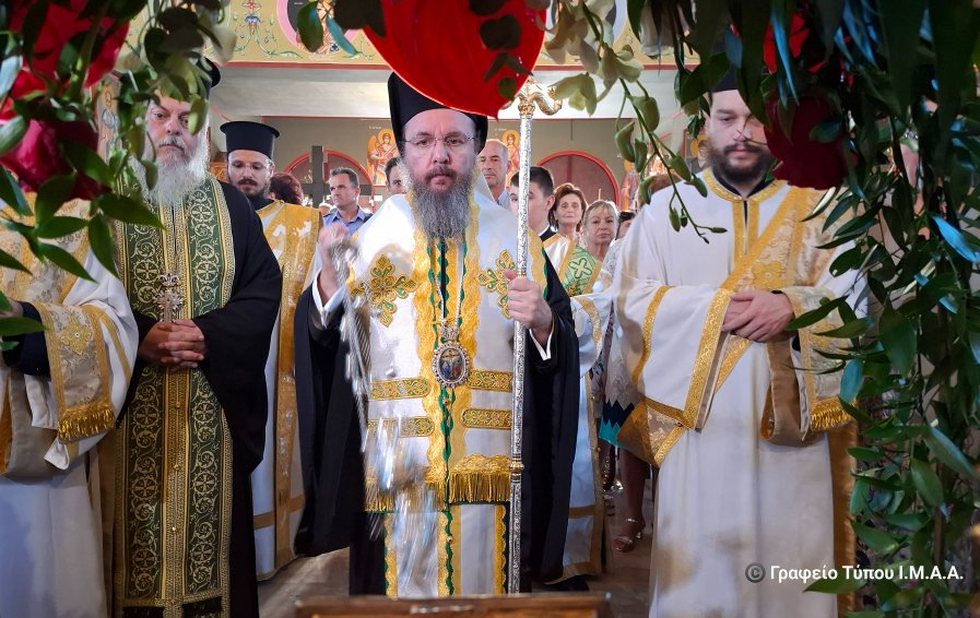 Ο Μητροπολίτης Δαμασκηνός στάθηκε στο Μυστήριο της Θείας Ευχαριστίας το οποίο όπως τόνισε «αποτελεί τη μοναδική οδό ενώσεώς μας με τον Σωτήρα Χριστό».