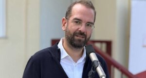 Ο Νεκτάριος Φαρμάκης σε ό,τι αφορά την Ευλογιά Αιγοπροβάτων ζητά από το ΥΠ.Α.Α.Τ. έναν μηχανισμό άμεσης προκαταβολής αποζημιώσεων προς τους Κτηνοτρόφους.