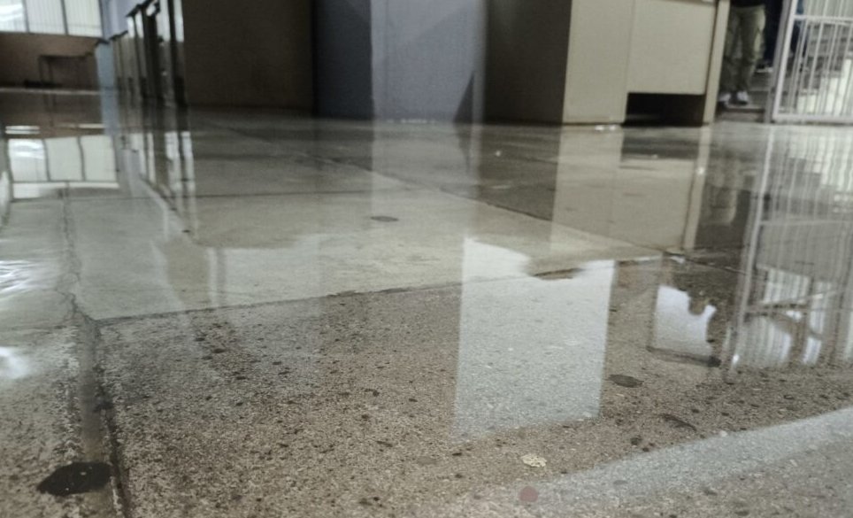 Η Ναύπακτος επηρεάστηκε αρκετά από την έντονη νεροποντή της Πέμπτης (02/10) και δημιουργήθηκαν πολλά προβλήματα - Ο Απολογισμός του Σωτήρη Καρέλη.