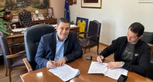 Ο Γιώργος Παπαναστασίου μέσω ανακοίνωσης αναφέρθηκε στις μεγάλες αναβαθμίσεις στα Σχολεία του Αγρινίου, όπως αυτές είναι πλέον σε τροχιά υλοποίησης μετά την υπογραφή σε σχετική σύμβαση.