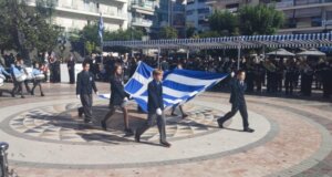 Την 28η Οκτωβρίου μετά την Επίσημη Δοξολογία στη Μητρόπολη και την Επιμνημόσυνη Δέηση με την Κατάθεση Στεφάνων ακολούθησε η Μαθητική Παρέλαση στην Πλατεία Δημοκρατίας.