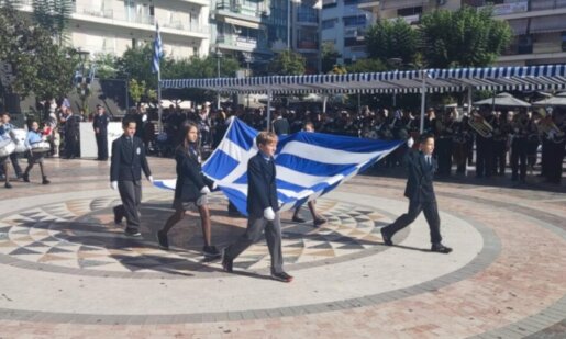 Την 28η Οκτωβρίου μετά την Επίσημη Δοξολογία στη Μητρόπολη και την Επιμνημόσυνη Δέηση με την Κατάθεση Στεφάνων ακολούθησε η Μαθητική Παρέλαση στην Πλατεία Δημοκρατίας.