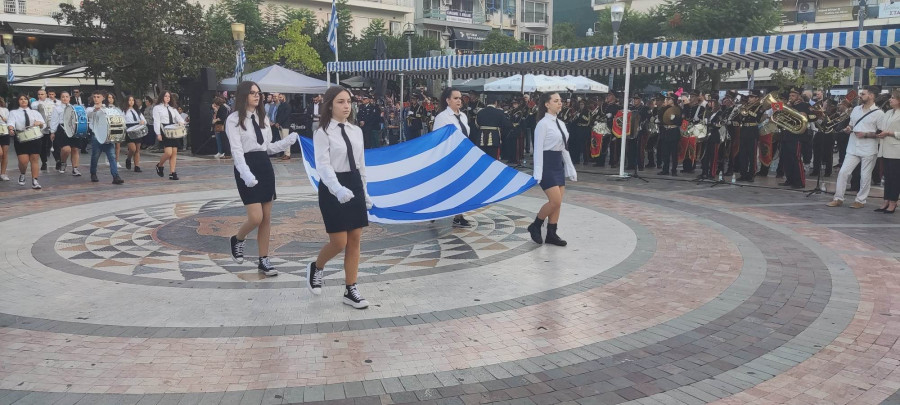 Την 28η Οκτωβρίου στο Αγρίνιο η Μαθητική Παρέλαση θα πραγματοποιηθεί στις 11, σύμφωνα με το διήμερο πρόγραμμα Εορτασμού που εξέδωσε η Δημοτική Αρχή.