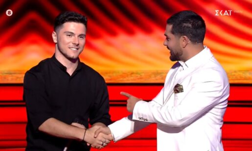 Στο «The Voice of Greece» διαγωνίστηκε με το «Όνειρο Απατηλό» και ο ταλαντούχος Γιώργος Γκρίζης, ο Καινουργιώτης επέλεξε τον... Μάστορά του για την επόμενη φάση!
