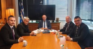 Ο Υπουργός Αγροτικής Ανάπτυξης και Τροφίμων, Κώστας Τσιάρας, είχε μια εποικοδομητική συνάντηση με Καραγκούνη και 3 Δημάρχους της Αιτωλοακαρνανίας.