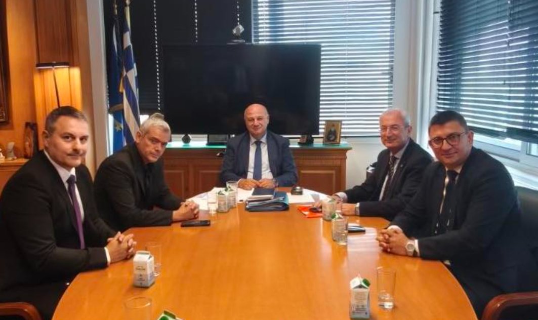 Ο Υπουργός Αγροτικής Ανάπτυξης και Τροφίμων, Κώστας Τσιάρας, είχε μια εποικοδομητική συνάντηση με Καραγκούνη και 3 Δημάρχους της Αιτωλοακαρνανίας.
