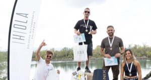 Στη Λίμνη Στράτου ο Άγγελος Θωμαΐδης και η Κατερίνα Ανδρεοπούλου ήταν οι μεγάλοι νικητές και δίκαια αναδείχθηκαν Πρωταθλητές Wakeboard 2025.