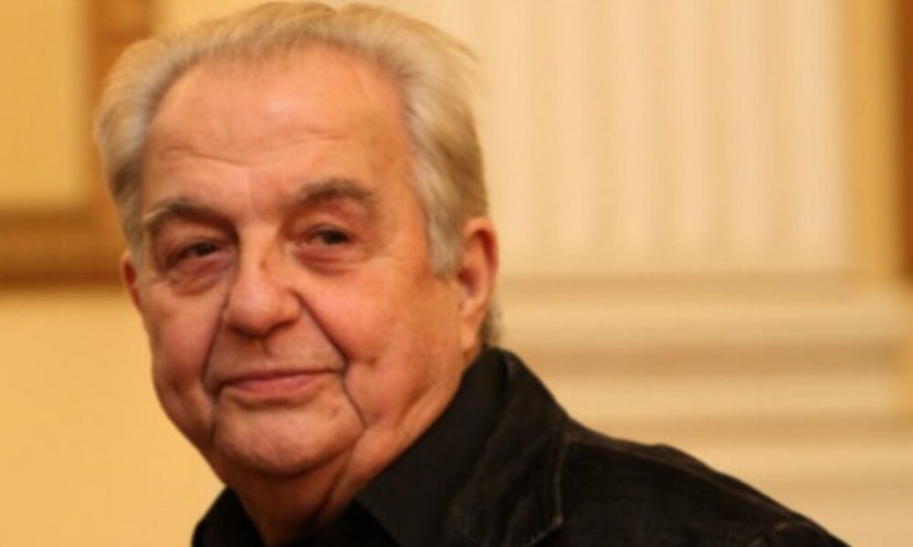 Ο Αλέκος Φλαμπουράρης έφυγε από τη ζωή σε ηλικία 87 ετών και η Νομαρχιακή Επιτροπή ΣΥ.ΡΙΖ.Α. Αιτωλοακαρνανίας εξέδωσε συλλυπητήρια ανακοίνωση.