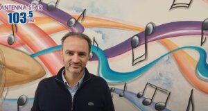 Ο Ανδρέας Σκαρτσάρης μίλησε στον Antenna Star 103.5 για το «νέο» ΔΗ.ΠΕ.ΘΕ. Αγρινίου αλλά και τις «Διαλέξεις με θέα» με αφορμή την έλευση της τέως ΠτΔ Κατερίνας Σακελλαροπούλου.