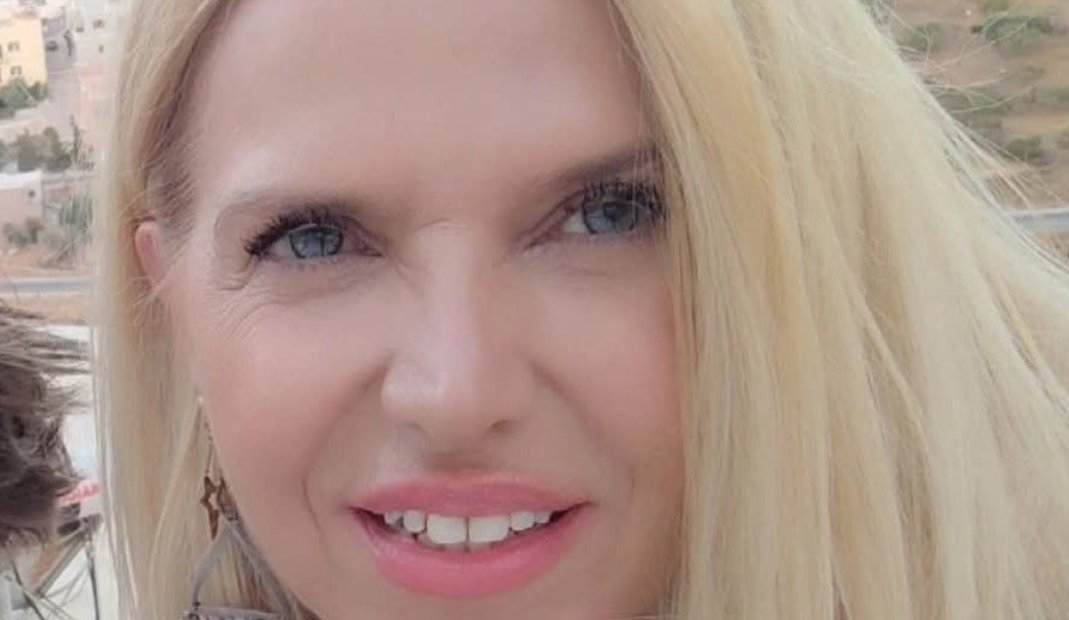 Η Αγρινιώτισσα Οδοντίατρος, Εύη Βέρρη, βρίσκεται κυριολεκτικά σε απόγνωση μιας και σε ανάρτησή της γνωστοποιεί πως το παιδί της ο Μάριος πρέπει να μεταβεί επειγόντως στο εξωτερικό για μεταμόσχευση.