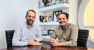 Ο Μάκης Μπελεβώνης παραιτήθηκε από από άμισθος σύμβουλος του Περιφερειάρχη Δυτικής Ελλάδας, Νεκτάριου Φαρμάκη, λόγω αυξημένων επαγγελματικών υποχρεώσεων.