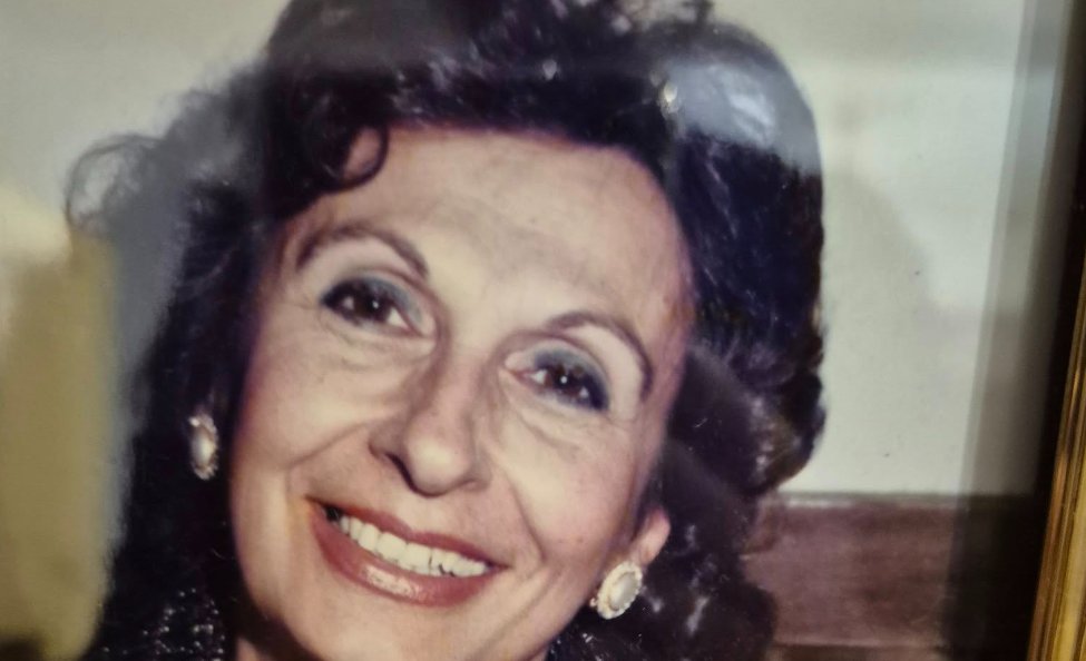 Η Χρυσάνθη Γεωργούση, χήρα Ιωάννη, άφησε την τελευταία της πνοή σε ηλικία 90 ετών με τους συγγενείς να αναφέρονται με συγκίνηση στην «αιώνια έφηβη που έφυγε για το μεγάλο ταξίδι».