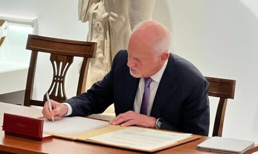 Σε ομιλία στην Αρχαία Ολυμπία ο Γιώργος Παπανδρέου ως Πρόεδρος του Διεθνούς Κέντρου Ολυμπιακής Εκεχειρίας αναφέρθηκε στο Πνεύμα της Ολυμπίας ως Παγκόσμιο Κάλεσμα για Ειρήνη.