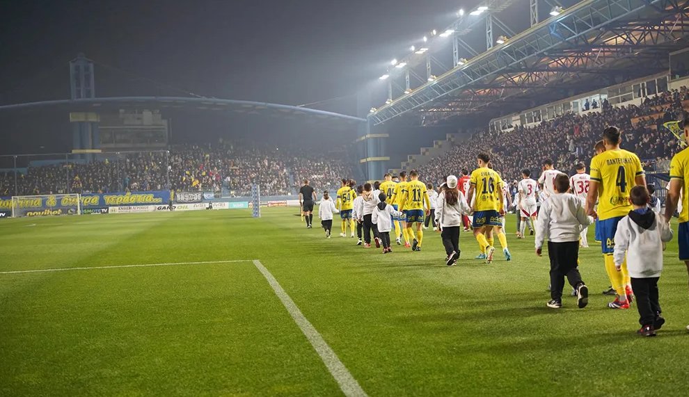 Ο Παναιτωλικός τη 12η Αγωνιστική της SL1 φιλοξενεί τον Ολυμπιακό και τα εισιτήρια παρουσιάζουν έκπτωση για όσους πήγαν κάτω από αντίξοες καιρικές συνθήκες στην Τρίπολη.