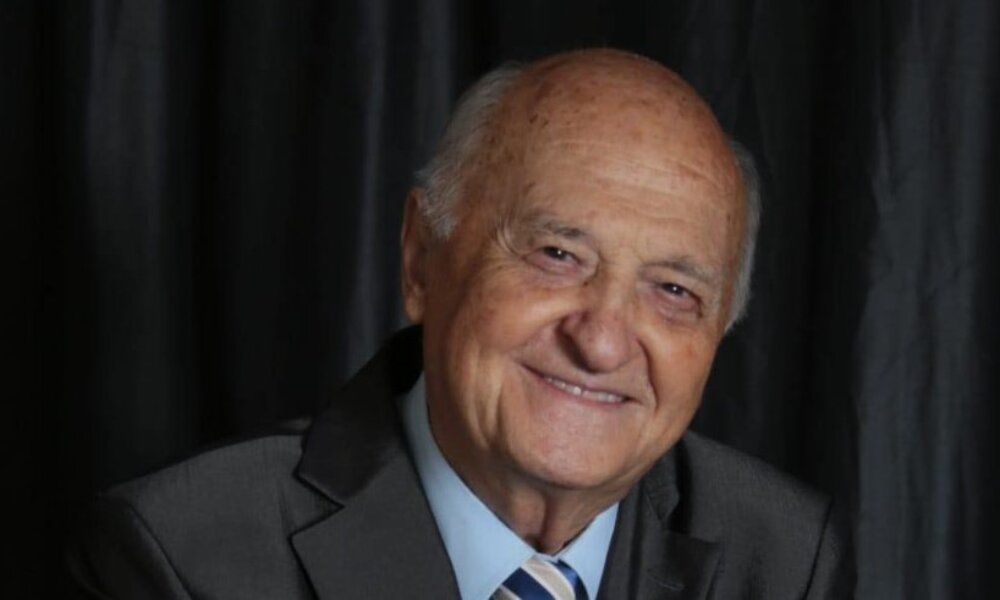 Ο Νίκος Χαρδαλιάς πενθεί και όπως γνωστοποίησε με ανάρτησή του στα Social Media ο Πατέρας του θα ταφεί την Τρίτη (25/11) στην Αμφιλοχία, στη Γη της Αιτωλοακαρνανίας.