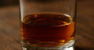 Από την ΕΛ.ΑΣ. γίνεται γνωστό πως μια 17χρονη μεταφέρθηκε στο Νοσοκομείο Αγρινίου μετά την κατανάλωση αλκοόλ, σύλληψη του ιδιοκτήτη.