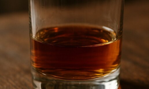 Από την ΕΛ.ΑΣ. γίνεται γνωστό πως μια 17χρονη μεταφέρθηκε στο Νοσοκομείο Αγρινίου μετά την κατανάλωση αλκοόλ, σύλληψη του ιδιοκτήτη.