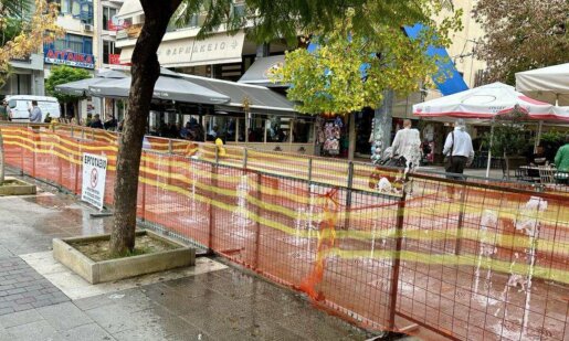 3 Νοεμβρίου 2025 και στο Αγρίνιο λειτουργεί ξανά το επιδαπέδιο σιντριβάνι στην Πλατεία Δημοκρατίας.