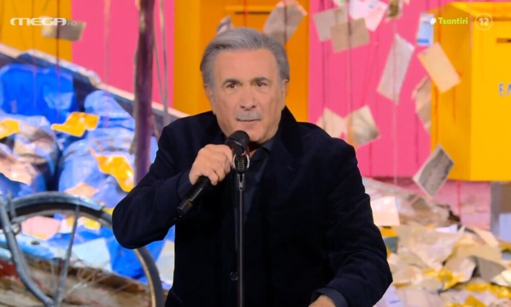 Ο Λάκης Λαζόπουλος επέστρεψε με το «Αλ Τσαντίρι Νιουζ» και στάθηκε στους κυκλικούς κόμβους λέγοντας χαρακτηριστικά: «Έχει καλή προμήθεια το έργο; Τότε θα γίνει»!