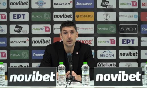 Ο Βασίλης Ξανθόπουλος, Προπονητής της ομάδας Περιστέρι Betsson αποκάλυψε πως ο Νίκος Μπαφάκης έχασε τη ζωή του σε τροχαίο εκφράζοντας τα συλλυπητήριά του στην οικογένειά του εκλιπόντος.