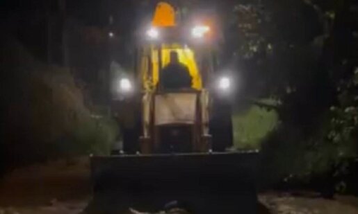 Στο Ζευγαράκι Μακρυνείας κατά τις βραδινές ώρες της 26ης Νοεμβρίου προκλήθηκαν πλημμύρες από υπερχείλιση ρέματος, άμεσα έσπευσαν στο σημείο αρμόδιοι από τον Δήμο.