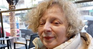 Η Αγνή Καϋμενάκη «έφυγε» αιφνίδια από τη ζωή την Παραμονή των Χριστουγέννων και για την απώλεια της μητέρας δύο παιδιών πενθούν σε Αστακό και Φυτείες Ξηρομέρου.