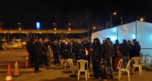 Στο Μπλόκο Αγγελοκάστρου κλείνει για 3 ημέρες η Ιόνια Οδός, την 28η Δεκεμβρίου Αγρότες και Κτηνοτρόφοι αποφάσισαν να εντείνουν τις κινητοποιήσεις τους.