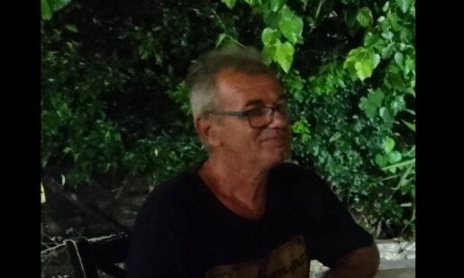 Ο Απόστολος Σταφυλάς του Αποστόλου άφησε την τελευταία του πνοή σε ηλικία 59 ετών βυθίζοντας στη θλίψη συγγενείς και φίλους στην Αμφιλοχία και την ευρύτερη περιοχή.