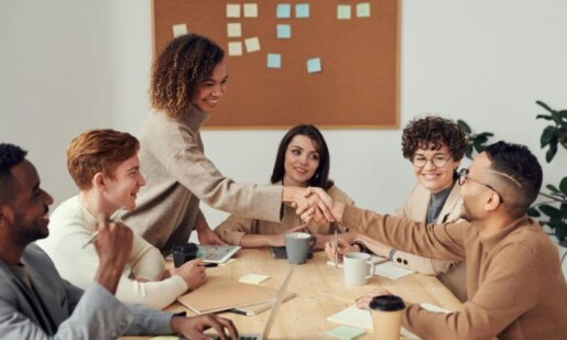 Στο κείμενο που ακολουθεί θα μάθετε για τις απαραίτητες δεξιότητες ζωής που δε διδαχθήκαμε στο Σχολείο, αλλά καθορίζουν την καθημερινότητά μας, τις σχέσεις και την προσωπική μας εξέλιξη.