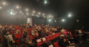 Προβληματισμένος ο Πρόεδρος του ΔΗ.ΠΕ.ΘΕ. Αγρινίου, Ανδρέας Σκαρτσάρης, μία ημέρα μετά τη 2η «Διάλεξη με θέα» και την απώλεια κοινού κατά τη διάρκεια συζήτησης με την Ελευθερία Αρβανιτάκη.