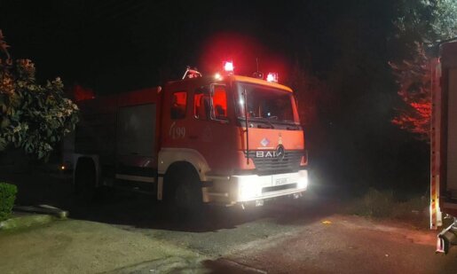 Στις Εργατικές Κατοικίες Αγίας Βαρβάρας Αγρινίου λίγο πριν τις 18:30 υπήρξε κινητοποίηση της Πυροσβεστικής Υπηρεσίας για φωτιά σε καμινάδα σε τζάκι πολυκατοικίας 1ου ορόφου.