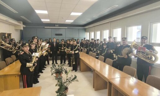 Στο Δημαρχείο Αγρινίου το πρωί της Τετάρτης, 31 Δεκεμβρίου 2025 η Φιλαρμονική παιάνισε στον Γιώργο Παπαναστασίου τα Κάλαντα της Πρωτοχρονιάς.