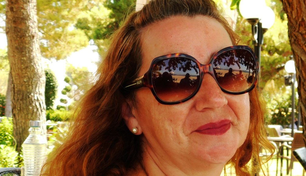 Η Σταυρούλα Δημητρακοπούλου άφησε την τελευταία της πνοή σε ηλικία 61 ετών και στο Μεσολόγγι πενθούν - Συγκλονίζουν τα λόγια του συζύγου της, Μιχάλη Κιτσινέλη.