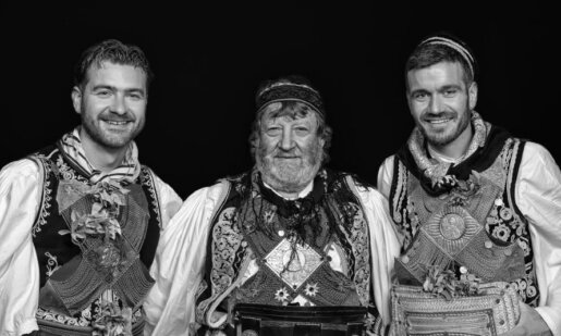 Ο Νίκος Αλιάγας δάκρυσε σαν μικρό παιδί για την έκπληξη που του επιφύλαξαν συντοπίτες του από τη Σταμνά Ι.Π. Μεσολογγίου στο «La Chanson Secrète», την 26η Δεκεμβρίου 2025!