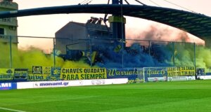 Η Θύρα 6 ετοίμασε ένα ξεχωριστό πανό ανήμερα του αγώνα με την Α.Ε.Κ. για τη SL1 που αφορούσε στην παραμονή του Τσάβες, ενώ υπήρχε και δεύτερο για την αλλαγή σήματος.