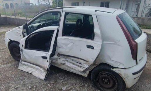 Στα Καλύβια Αγρινίου γύρω στις 14:30 σημειώθηκε ένα σοβαρό τροχαίο στον Πλάτανο, στο Νοσοκομείο μεταφέρθηκε με ασθενοφόρο του Ε.Κ.Α.Β. ο οδηγός του οχήματος.