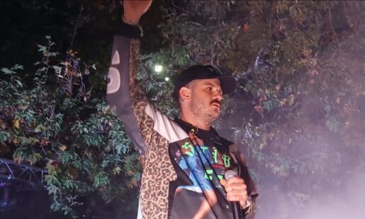 Χριστούγεννα 2025 και όλο το Αγρίνιο ήταν από νωρίς το απόγευμα της 23ης Δεκεμβρίου στην Πλατεία Δημοκρατίας για τον Saske τραγουδώντας σε εκείνον «Για σένα»!