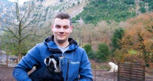 Ο Ορεινός Βάλτος Αμφιλοχίας αντικείμενο συζήτησης στο Greek Village Life, στο βίντεο που ακολουθεί ένας 18χρονος επιμένει... Παραδοσιακά κάτι που συζητιέται ευχάριστα.