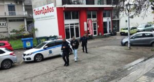 Στο Δικαστικό Μέγαρο Αγρινίου οδηγήθηκε την 9η Ιανουαρίου ο 34χρονος μετά το επεισόδιο στο Δημαρχείο και όπως έγινε γνωστό θα δικαστεί την ερχόμενη Δευτέρα, 12 Ιανουαρίου 2026.