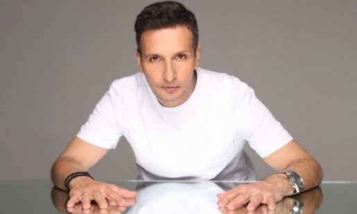 Ο Δημήτρης Μπάσης το Σάββατο, 14 Φεβρουαρίου 2026 ανήμερα του Αγίου Βαλεντίνου θα παρουσιάσει το μουσικό πρόγραμμα στη Χοροεσπερίδα-θεσμός της Ένωσης Αγρινίου.