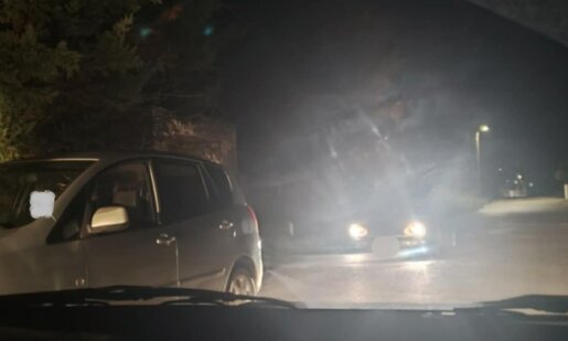 Στην Καμαρούλα Αγρινίου λίγο μετά τα μεσάνυχτα άνδρες της ΕΛ.ΑΣ. έφτασαν έξω από οικία ερευνώντας για τυχόν απόπειρα διάρρηξης.