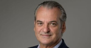 Ο Κώστας Πιστιόλας εξέδωσε ανακοίνωση μέσω των Social Media και όπως δήλωσε καταδικάζει απερίφραστα και χωρίς κανένα αστερίσκο το περιστατικό στο Δημαρχείο Αγρινίου.