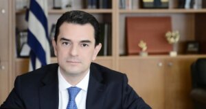 Ο Κώστας Σκρέκας είναι ο πρώην Υπουργός που έρχεται στο Αγρίνιο την Πέμπτη, 22 Ιανουαρίου 2026 για μια σειρά συναντήσεων με Αυτοδιοικητικούς αλλά και τον Μητροπολίτη Δαμασκηνό.